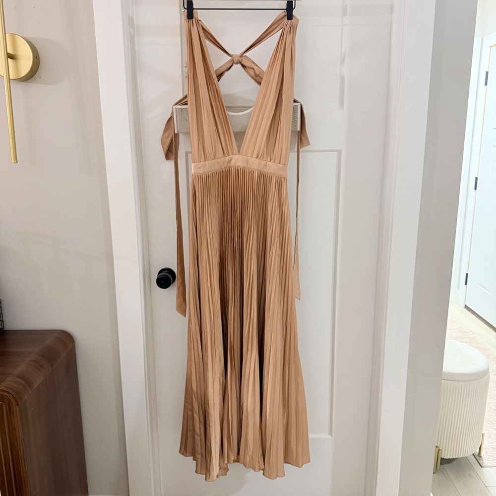 L'IDEE WOMAN Moderniste Gown Champagne‎ Pleated Maxi Dress Size 8 L Formal Event